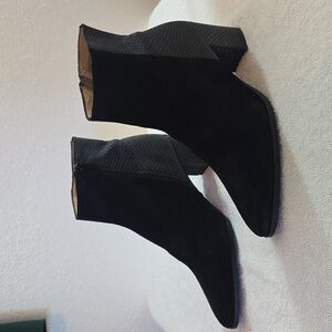 Patricia Green Pointed Toe Suede Leather Zipp Snake Print Booties Ladies 8 Guc